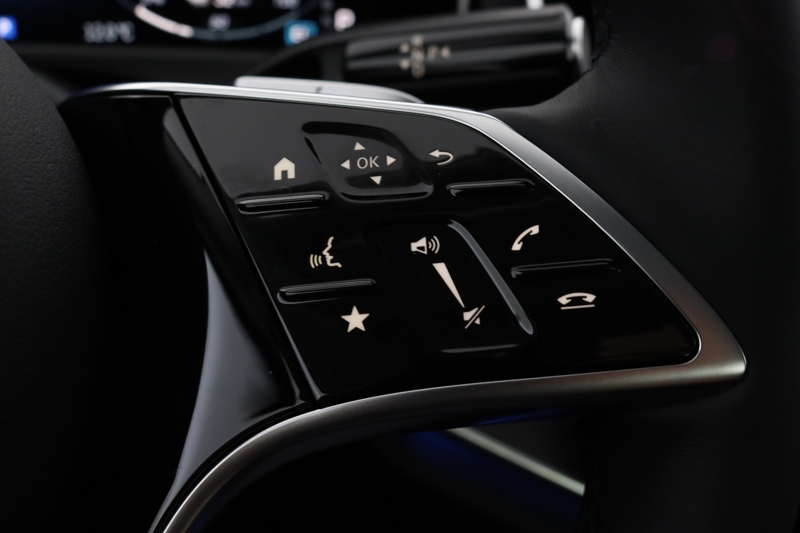 MERCEDES-BENZ E 2026