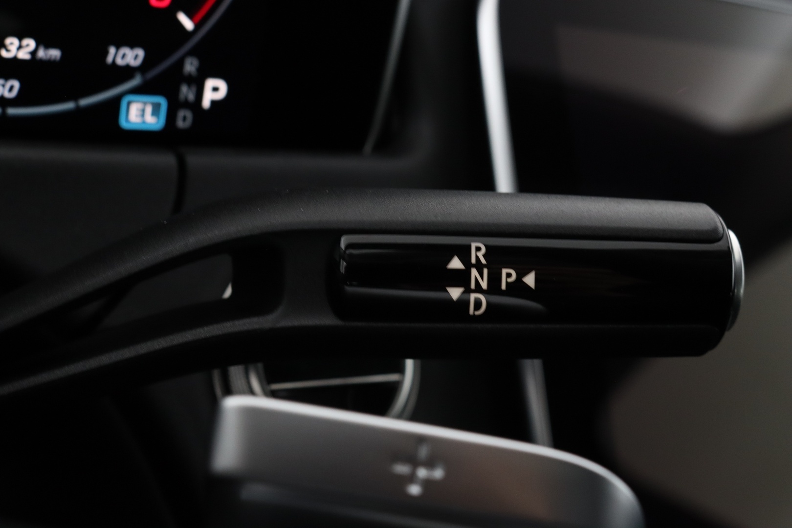 MERCEDES-BENZ E 2026