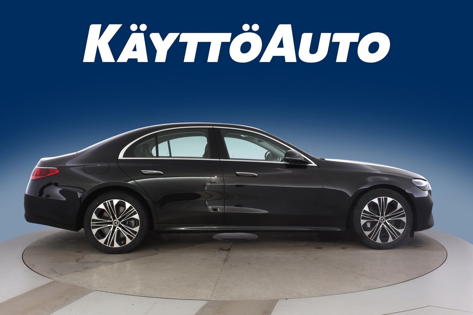 MERCEDES-BENZ E 2026