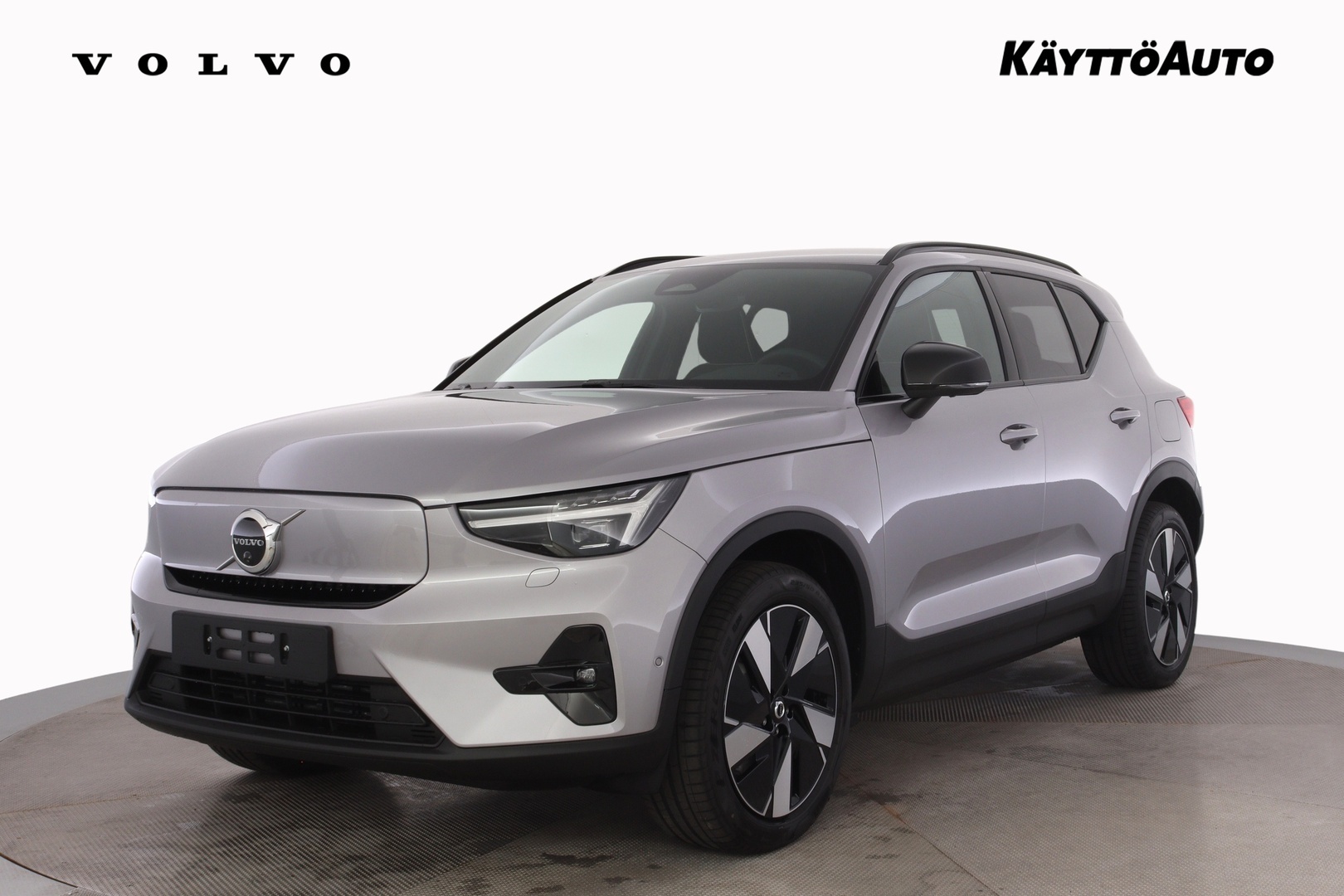 VOLVO EX40 1