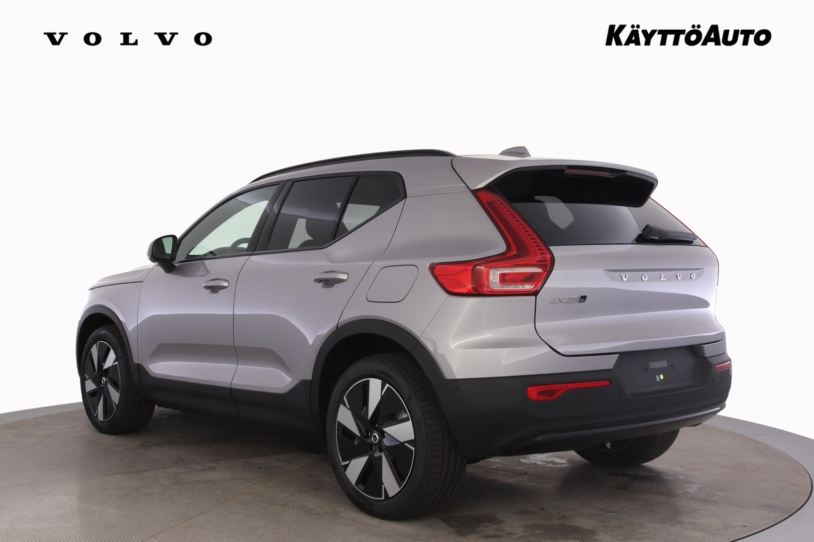 VOLVO EX40 3