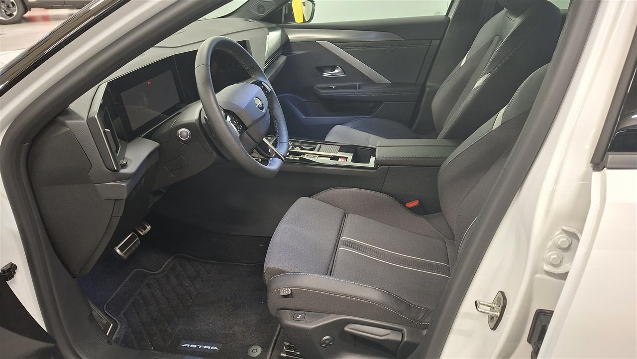 Opel Astra 2025