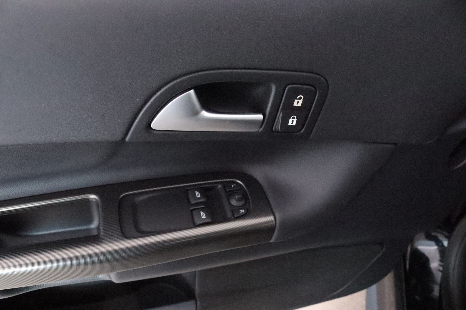 VOLVO C30 2012