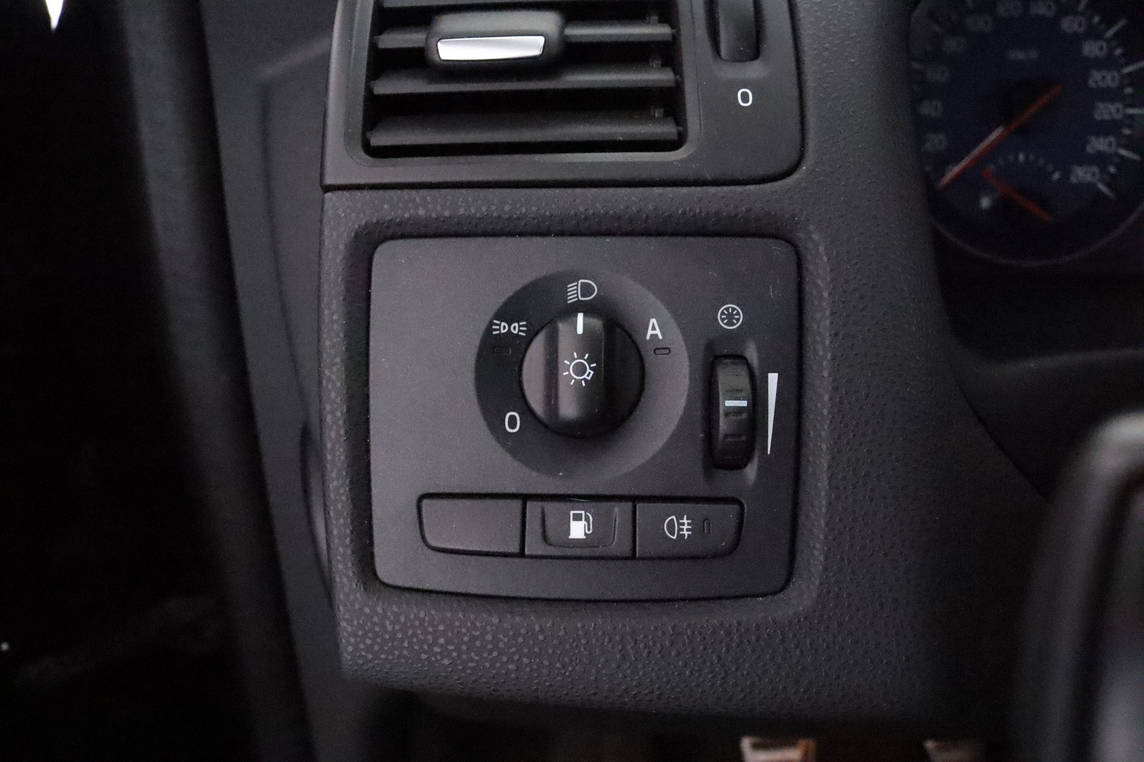 VOLVO C30 2012