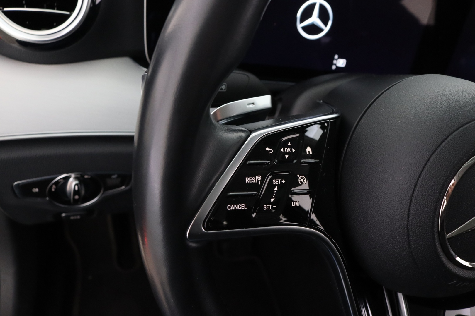 MERCEDES-BENZ E 18