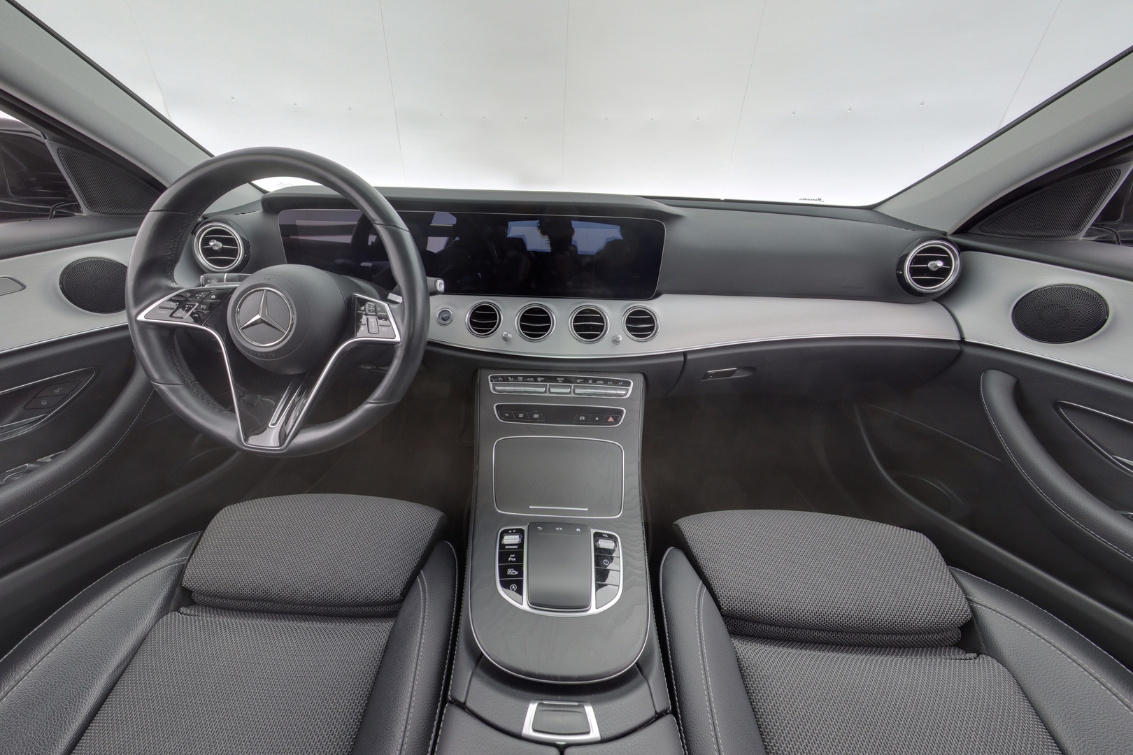 MERCEDES-BENZ E 9