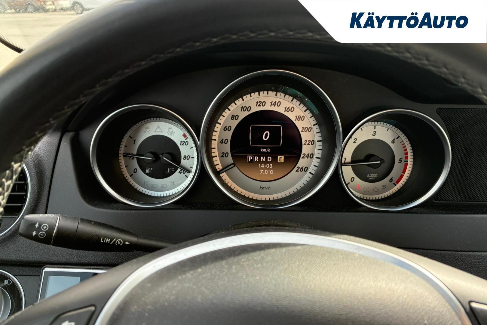 MERCEDES-BENZ C 2011