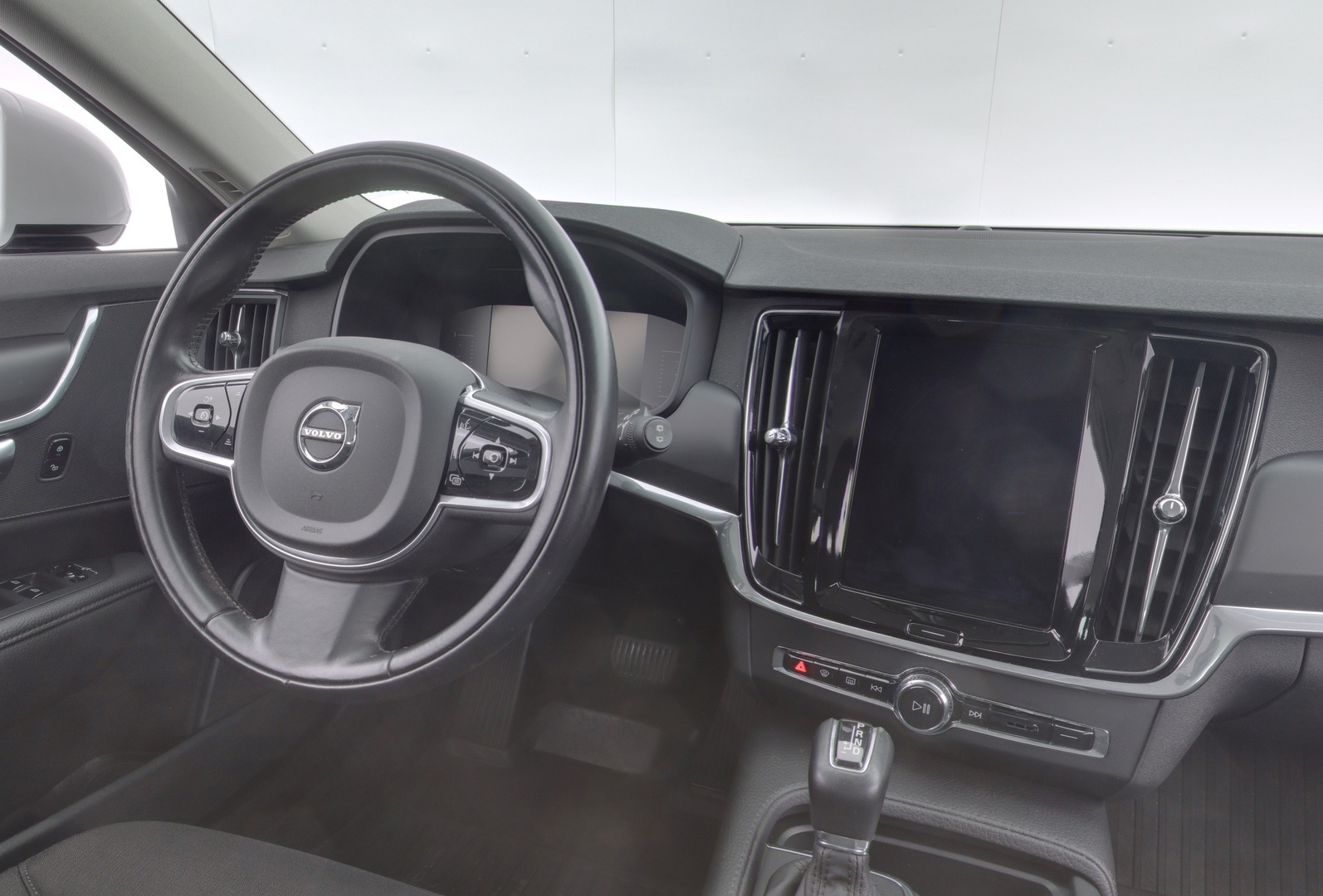 VOLVO V90 10
