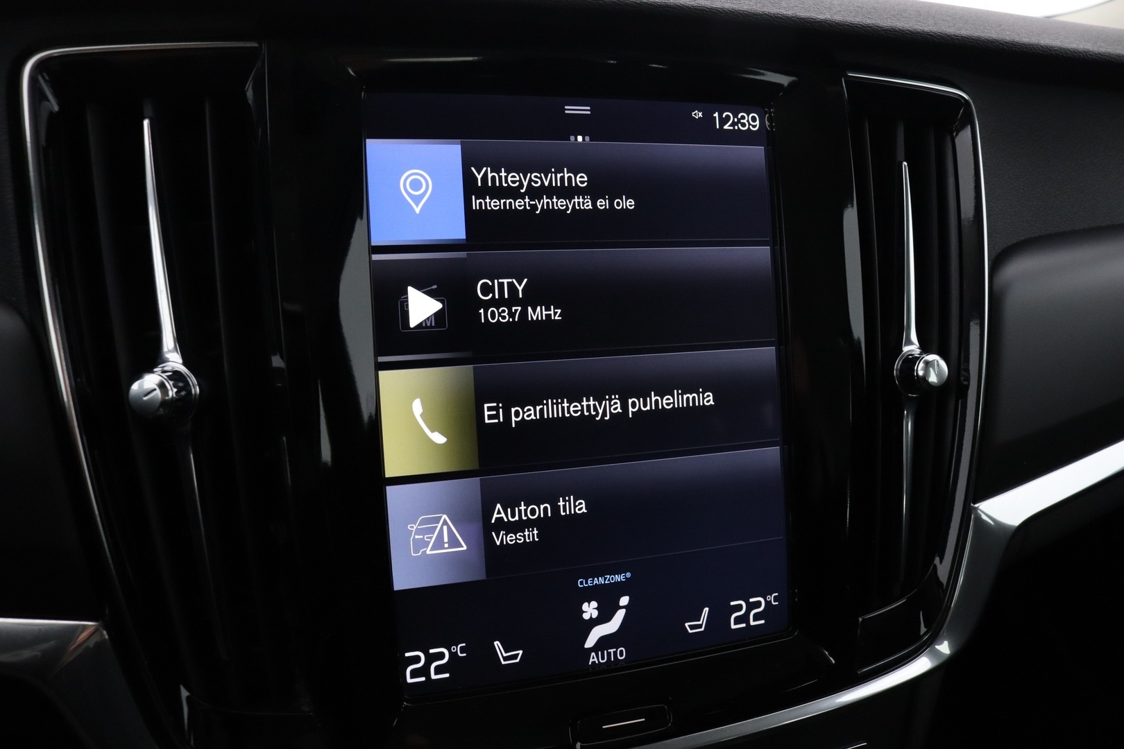 VOLVO V90 23