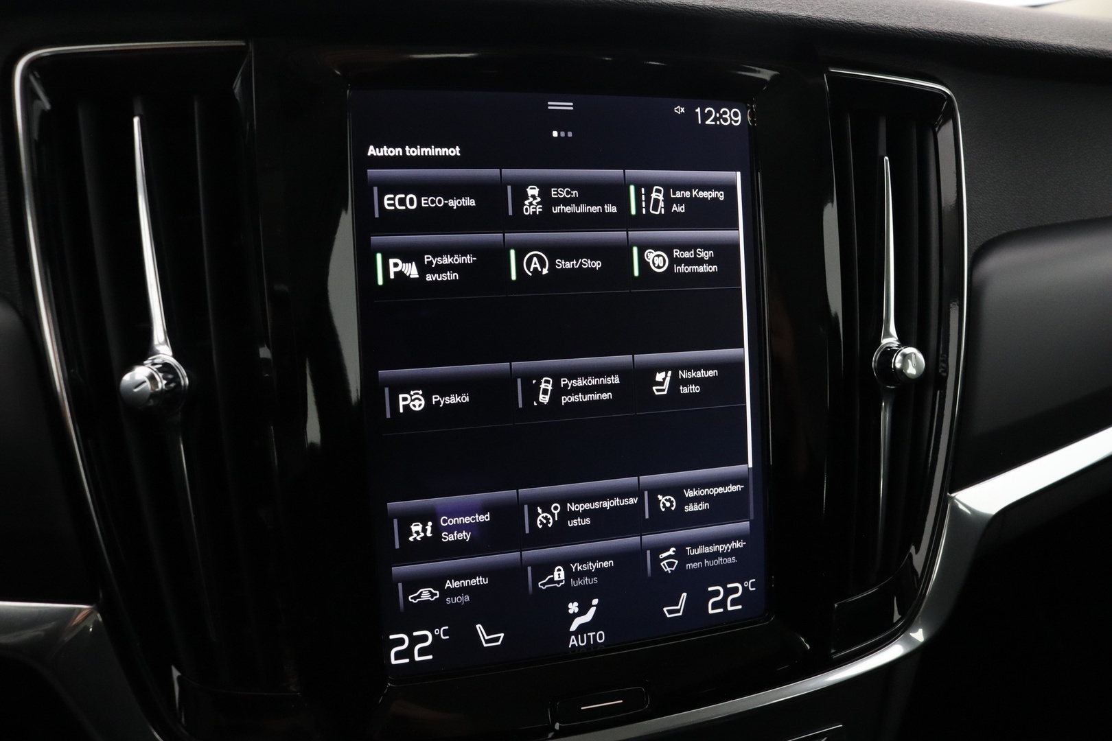 VOLVO V90 24