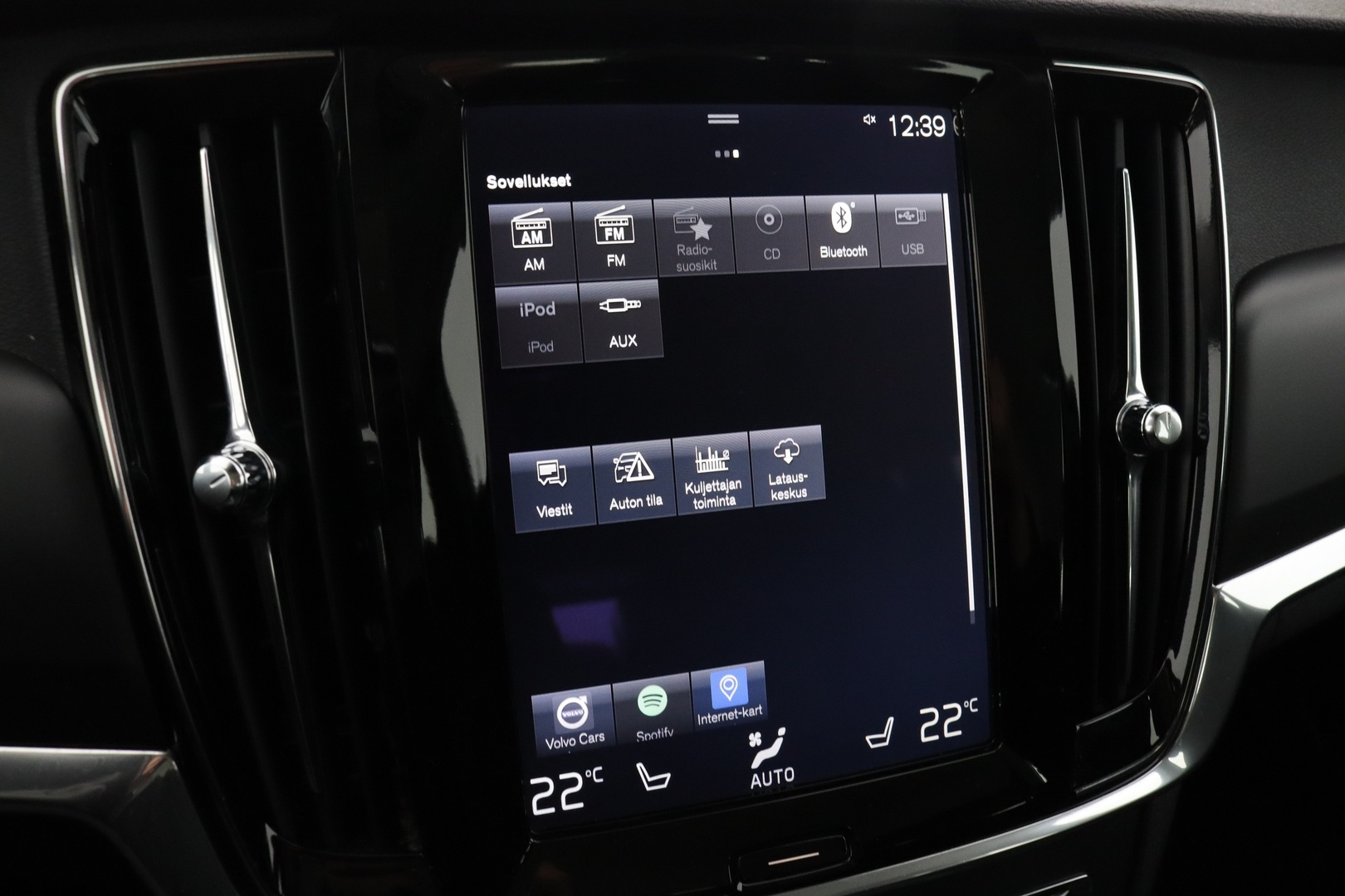 VOLVO V90 25