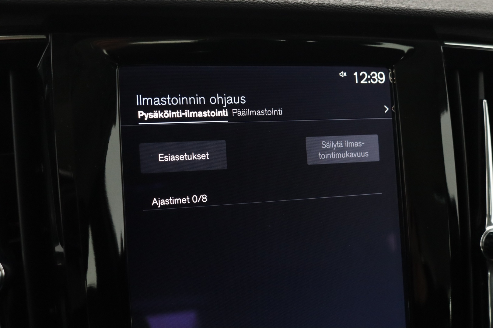 VOLVO V90 27