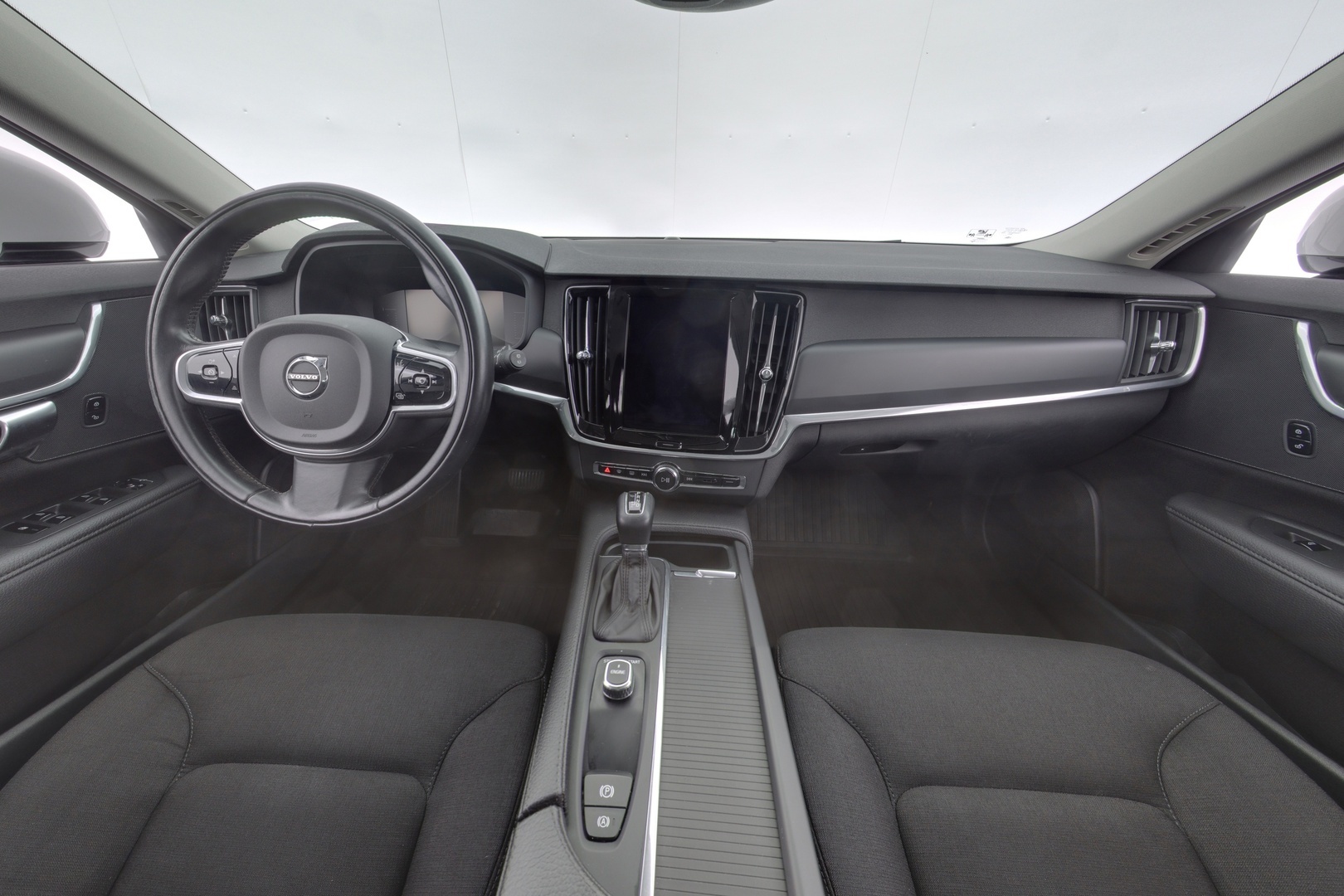 VOLVO V90 9