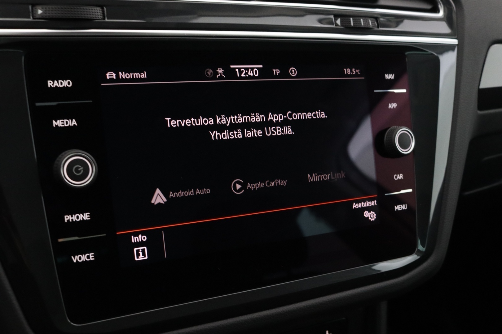 VOLKSWAGEN Tiguan 27