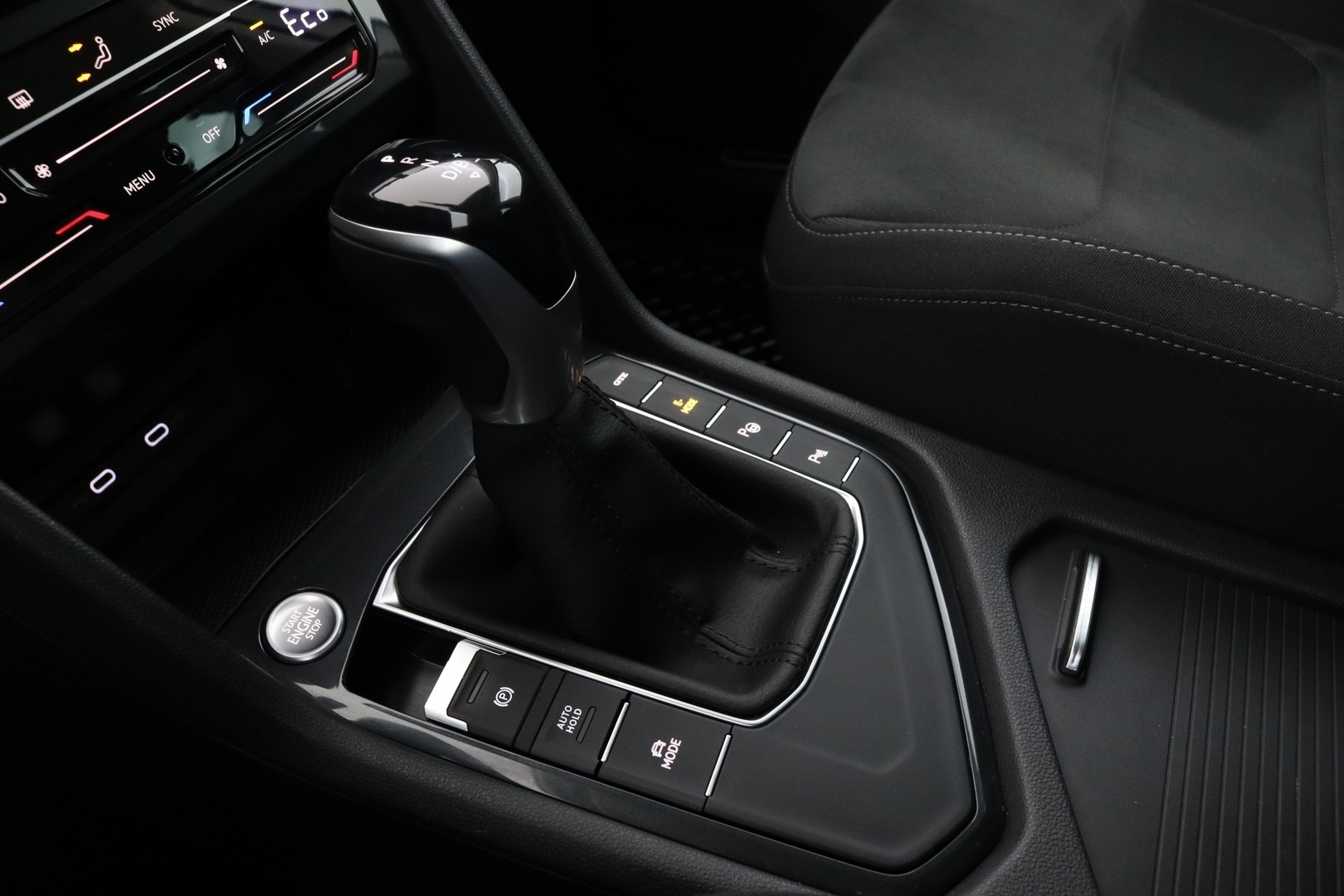 VOLKSWAGEN Tiguan 34