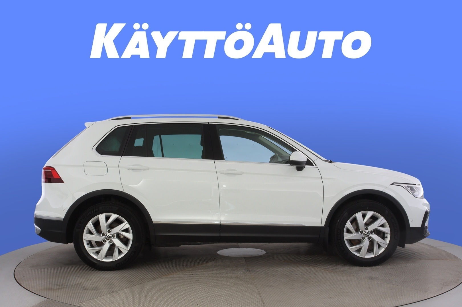 VOLKSWAGEN Tiguan 8