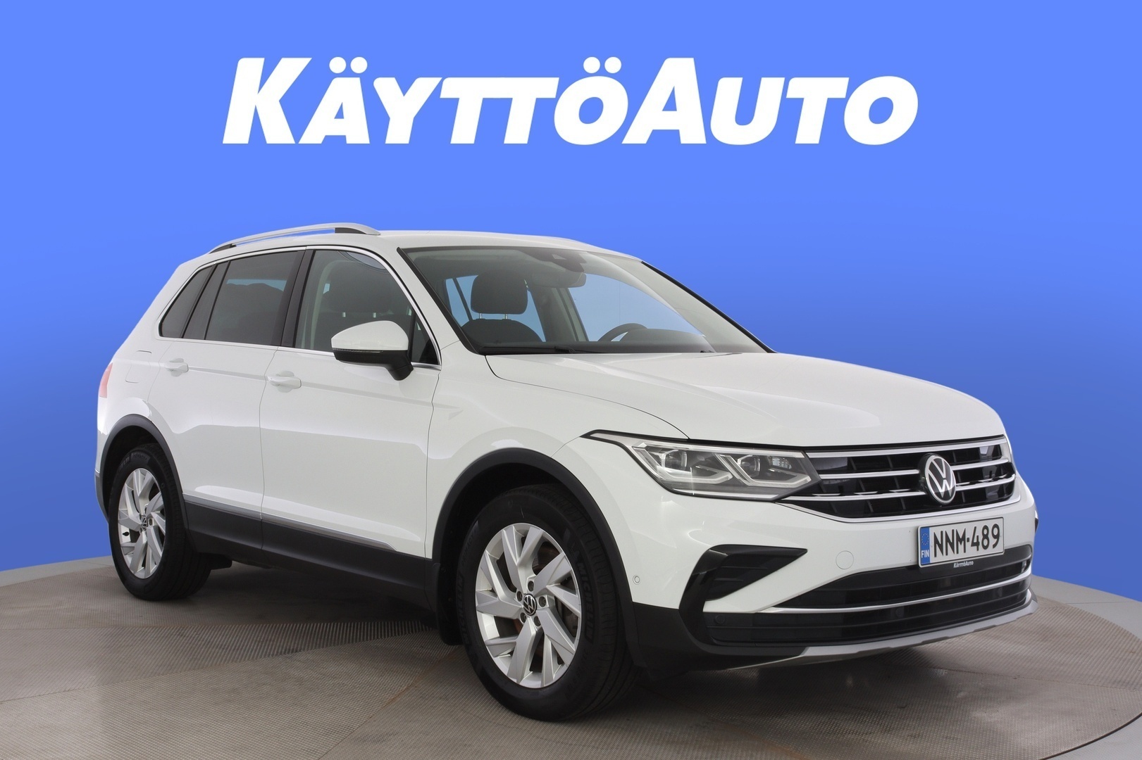 VOLKSWAGEN Tiguan 9