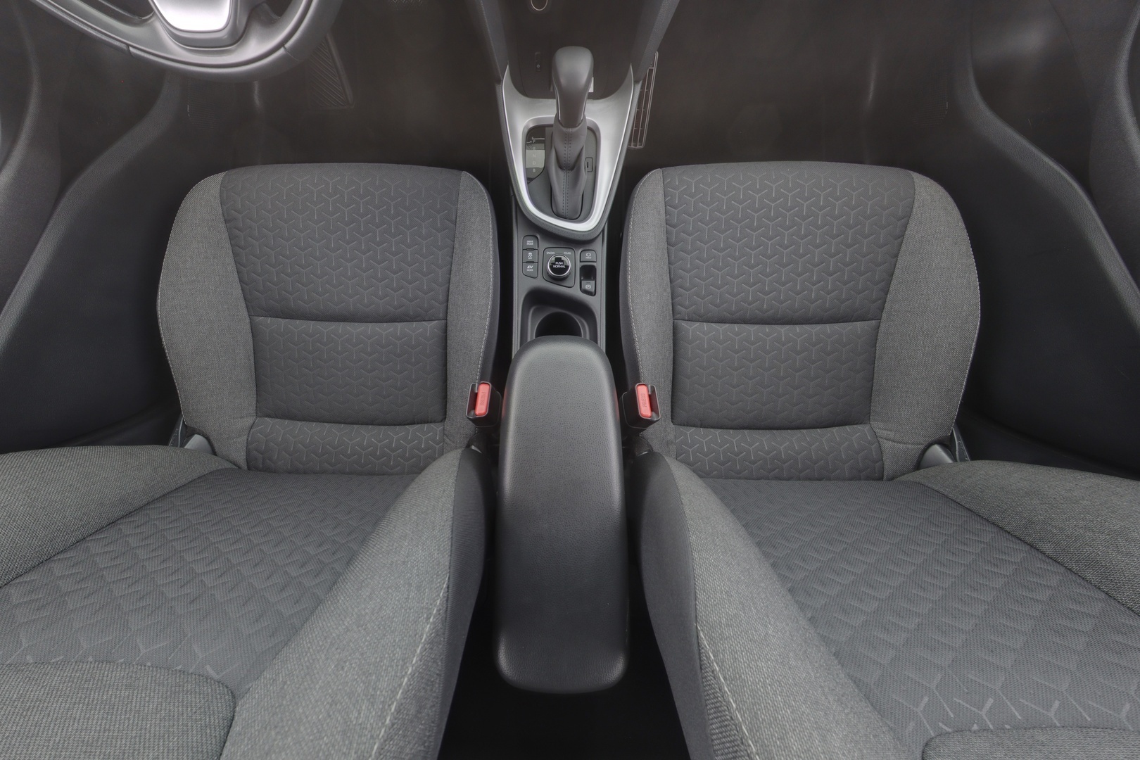 TOYOTA Yaris Cross 11
