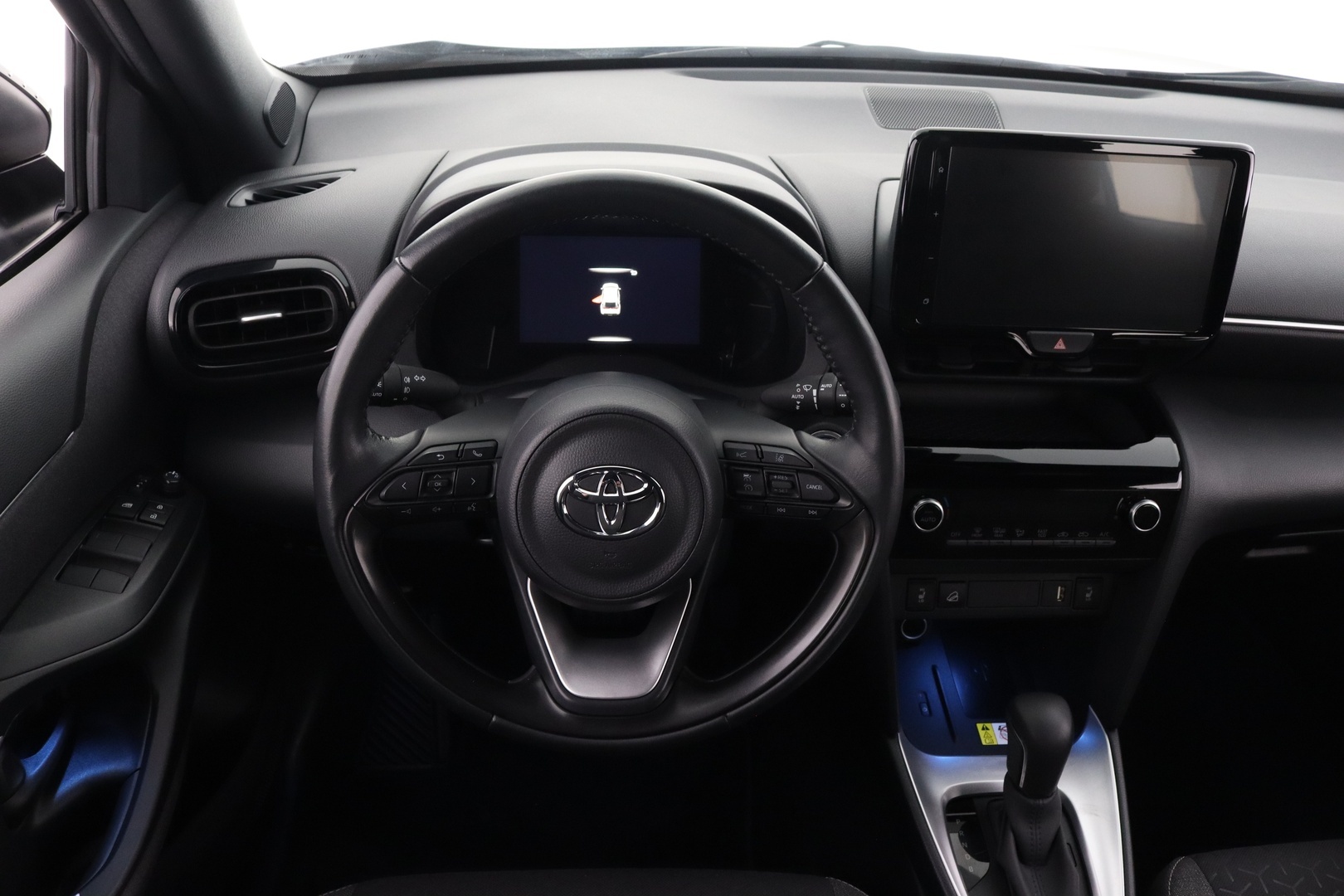 TOYOTA Yaris Cross 15