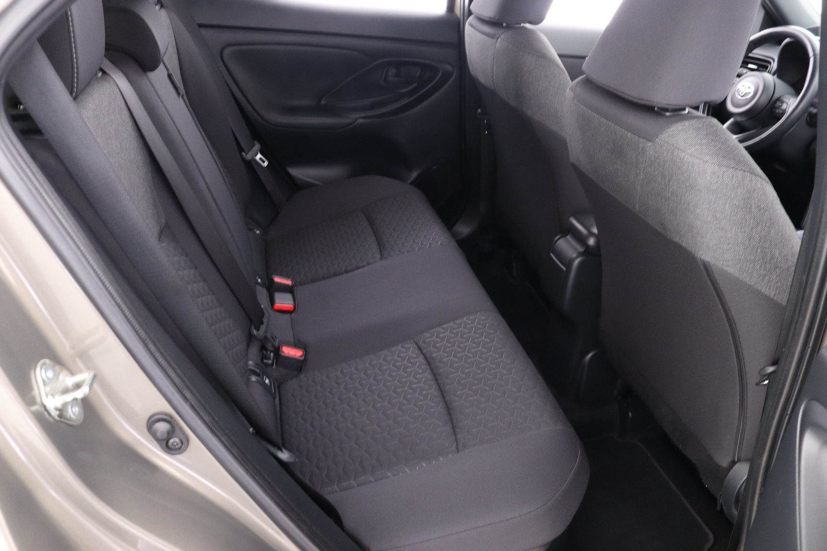 TOYOTA Yaris Cross 16