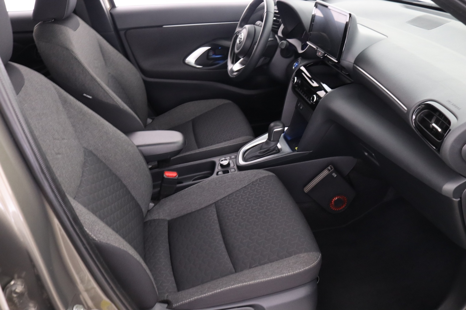TOYOTA Yaris Cross 17