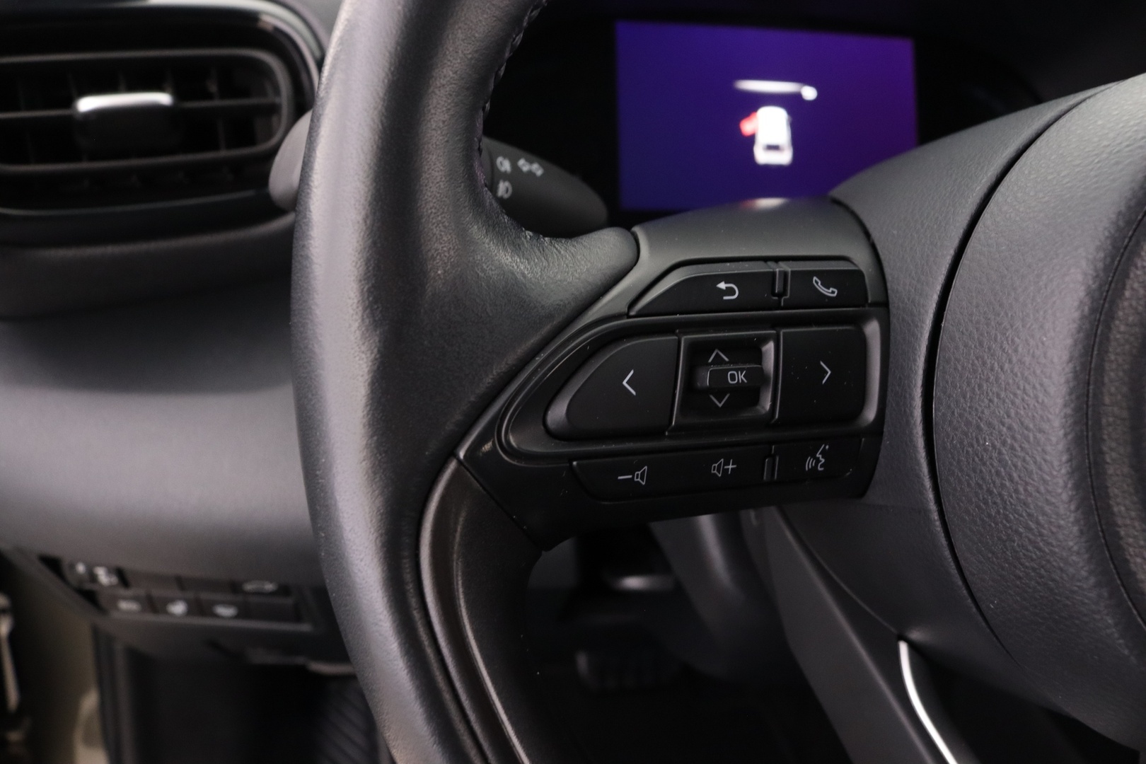 TOYOTA Yaris Cross 18
