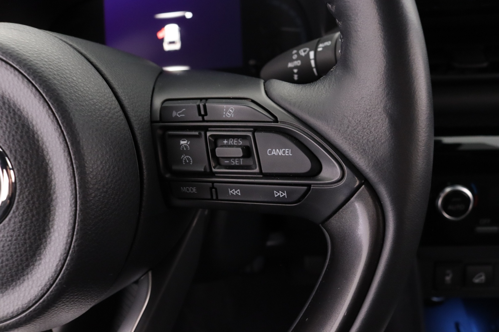 TOYOTA Yaris Cross 19