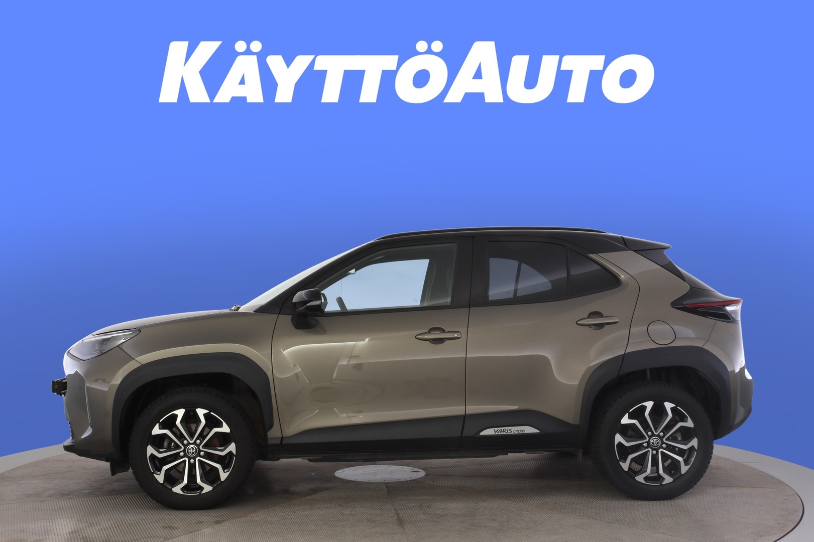 TOYOTA Yaris Cross 2