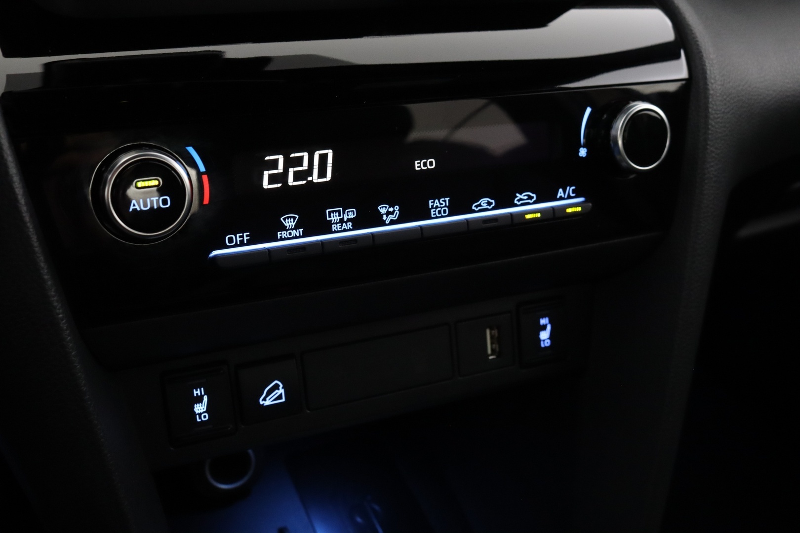 TOYOTA Yaris Cross 27