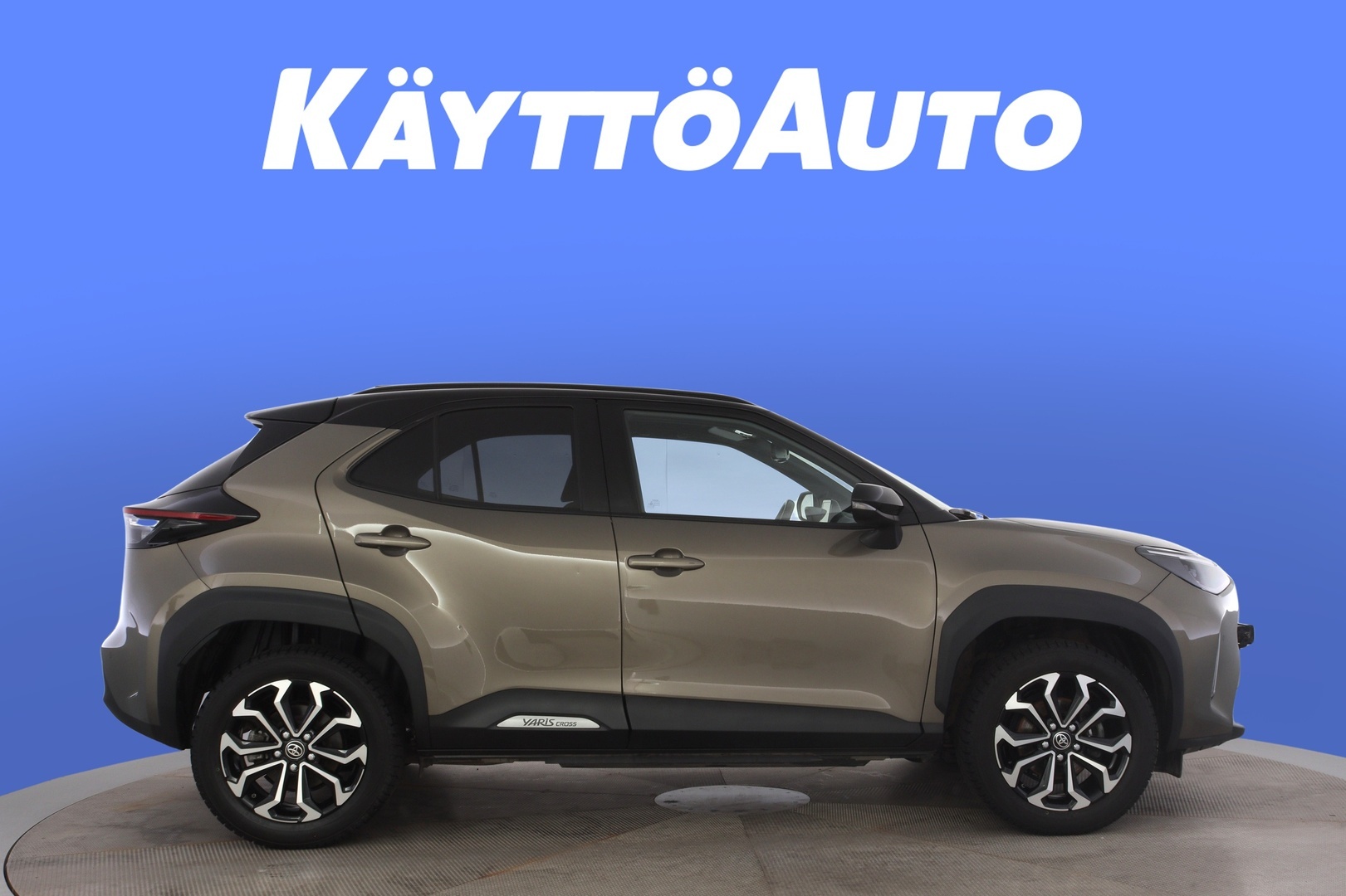 TOYOTA Yaris Cross 6