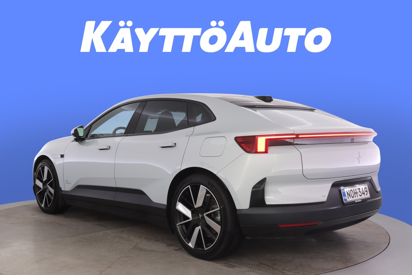 POLESTAR 4 3
