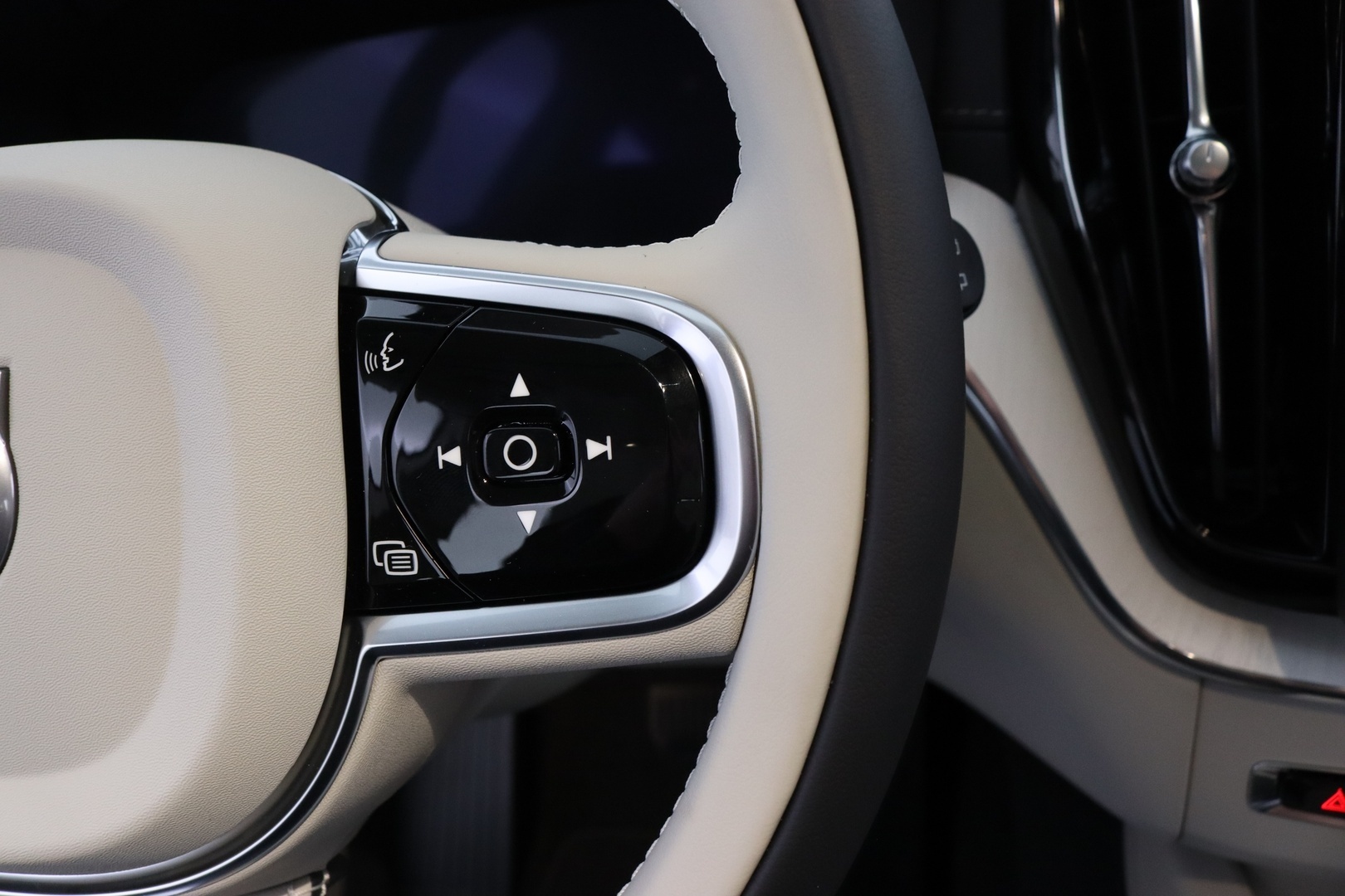 VOLVO XC60 19