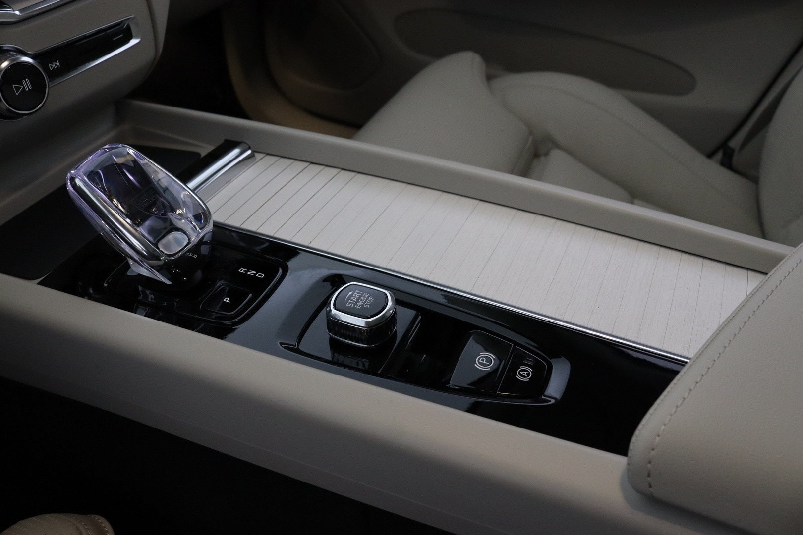 VOLVO XC60 29