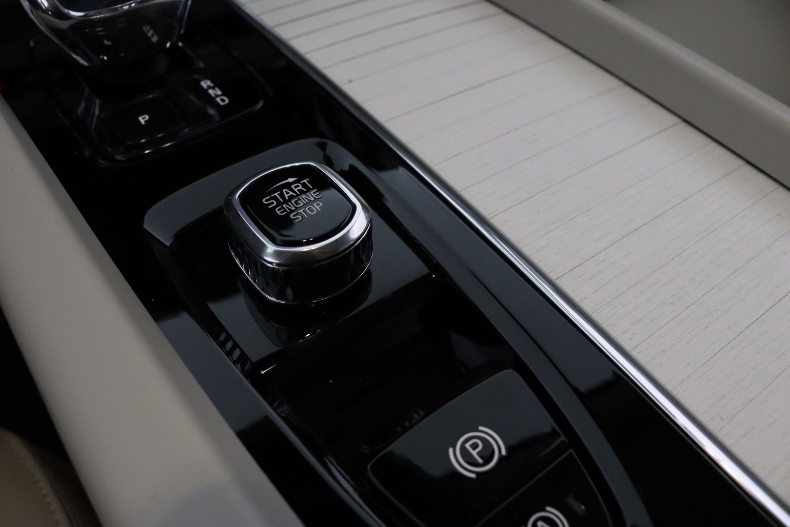 VOLVO XC60 30