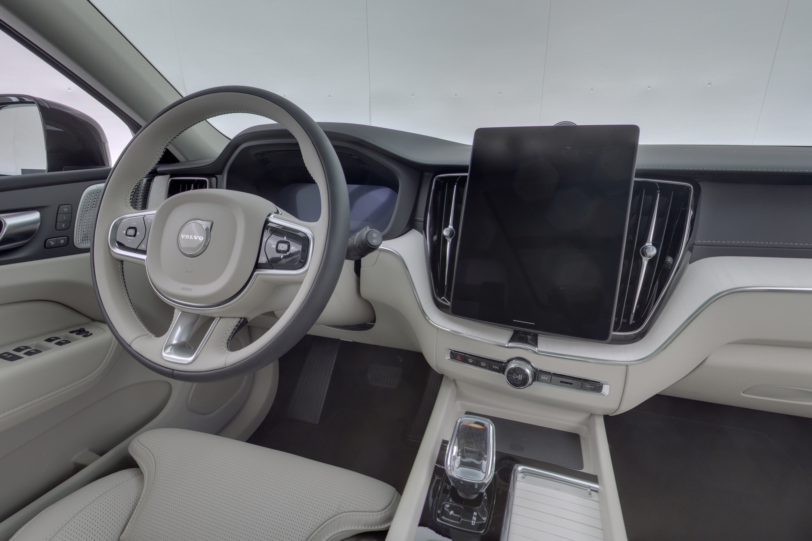 VOLVO XC60 8