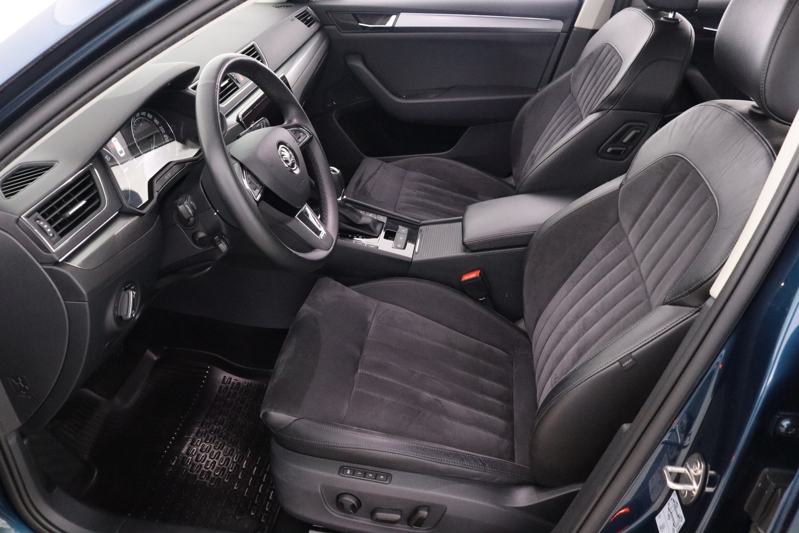 SKODA Superb 13