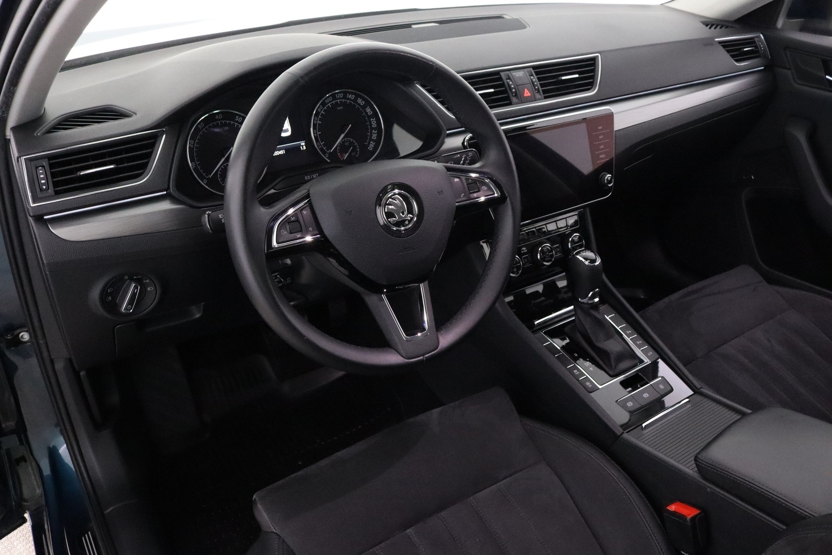 SKODA Superb 15