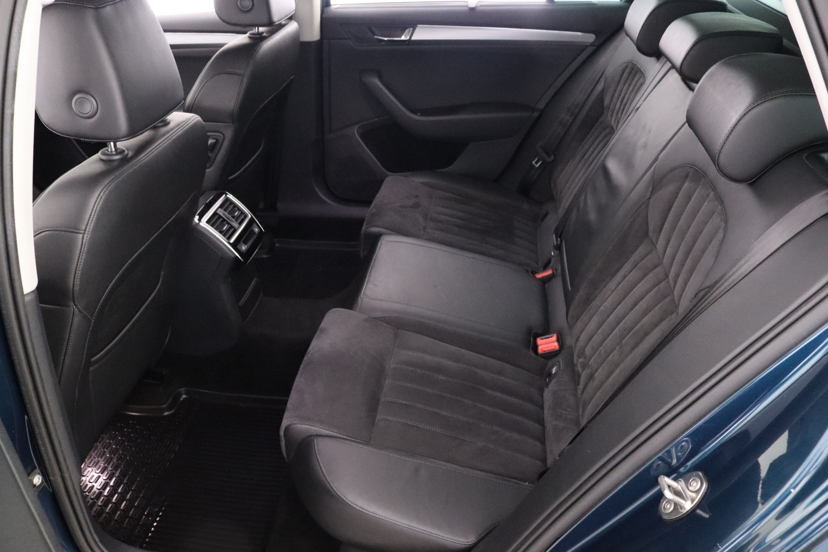 SKODA Superb 16