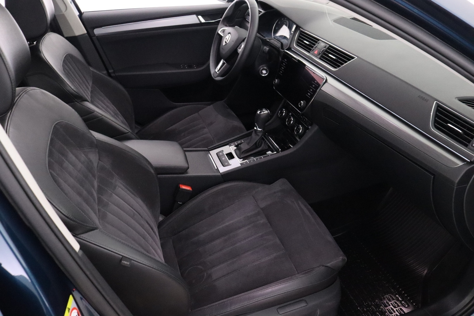 SKODA Superb 19