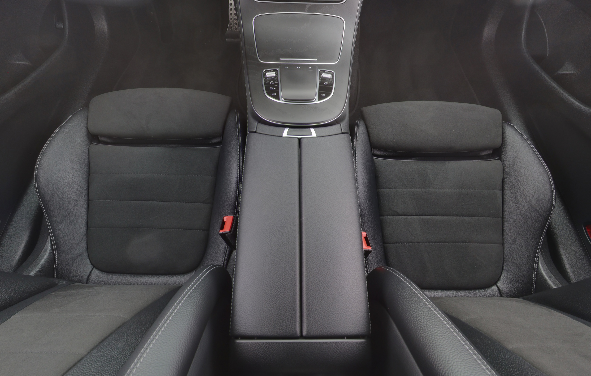 MERCEDES-BENZ E 2022