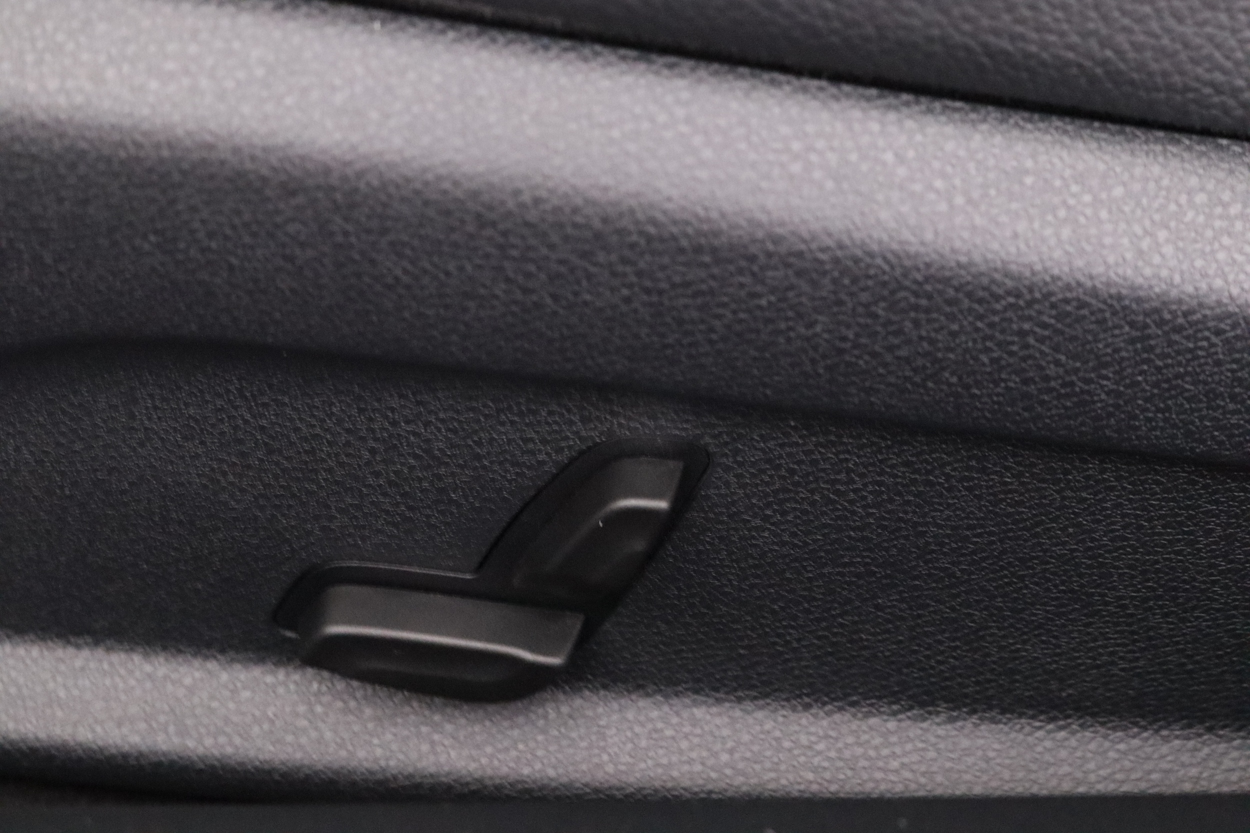 MERCEDES-BENZ E 2022