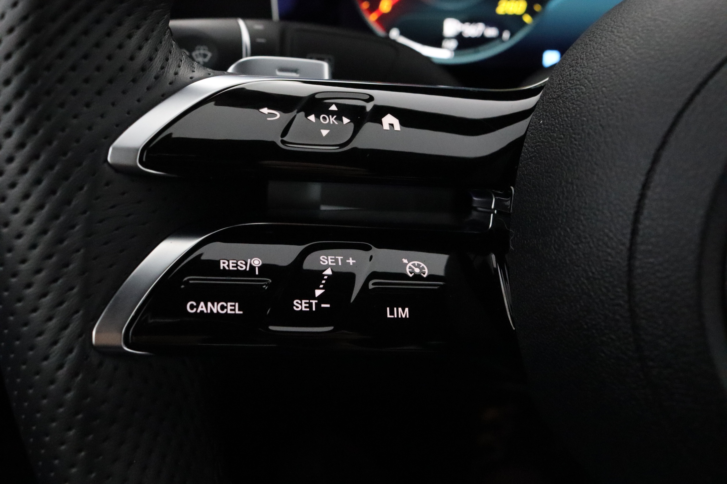 MERCEDES-BENZ E 2022