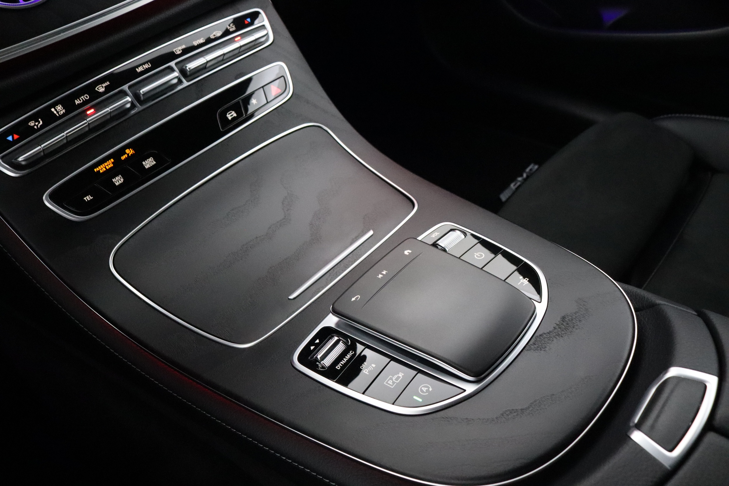 MERCEDES-BENZ E 2022