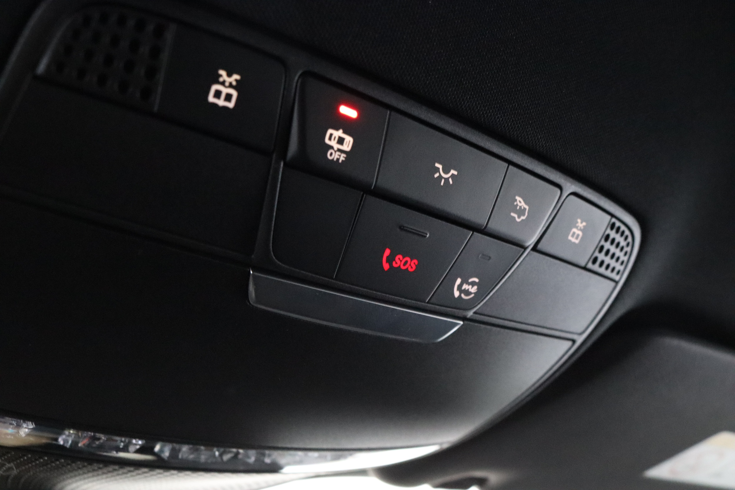 MERCEDES-BENZ E 2022