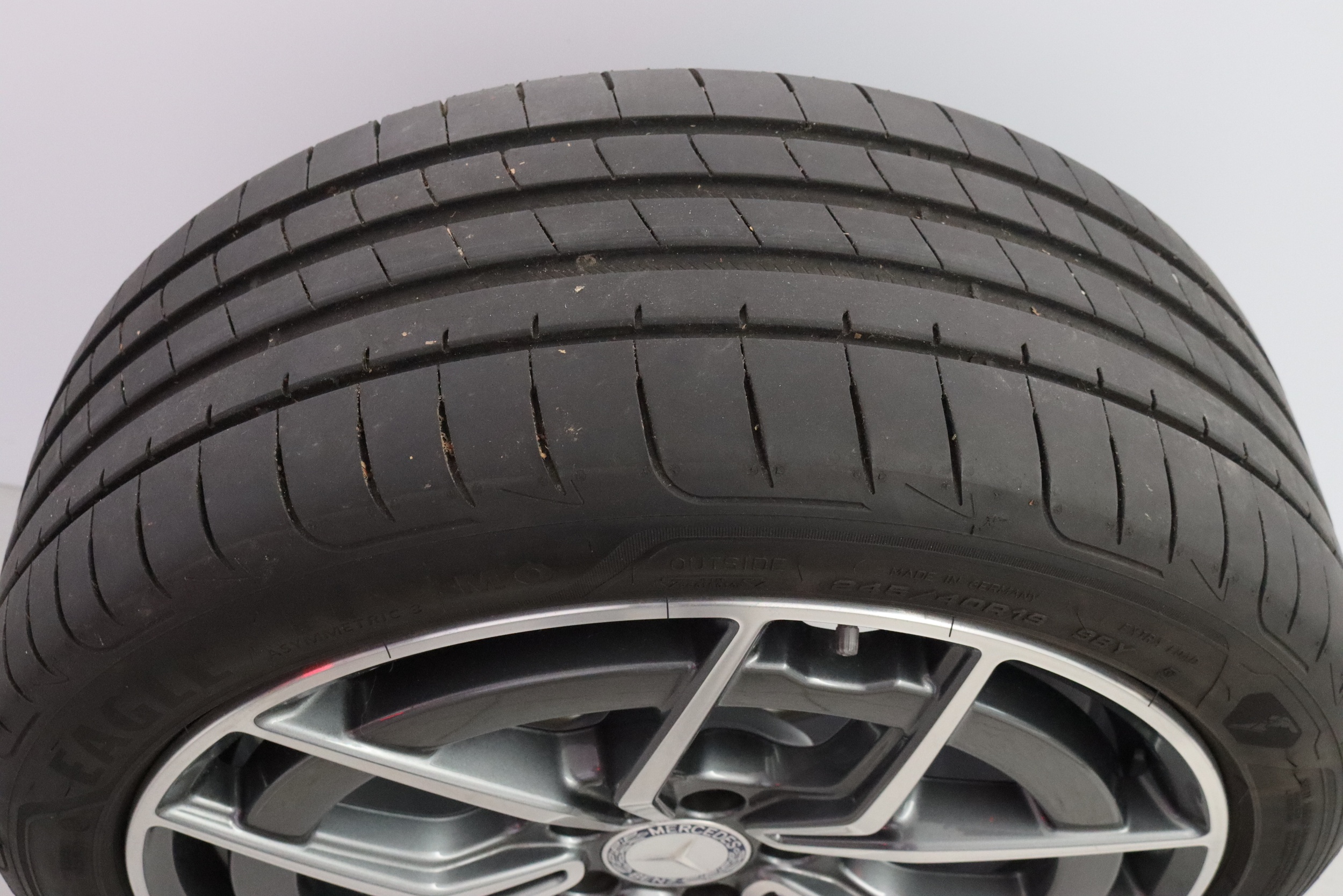 MERCEDES-BENZ E 2022