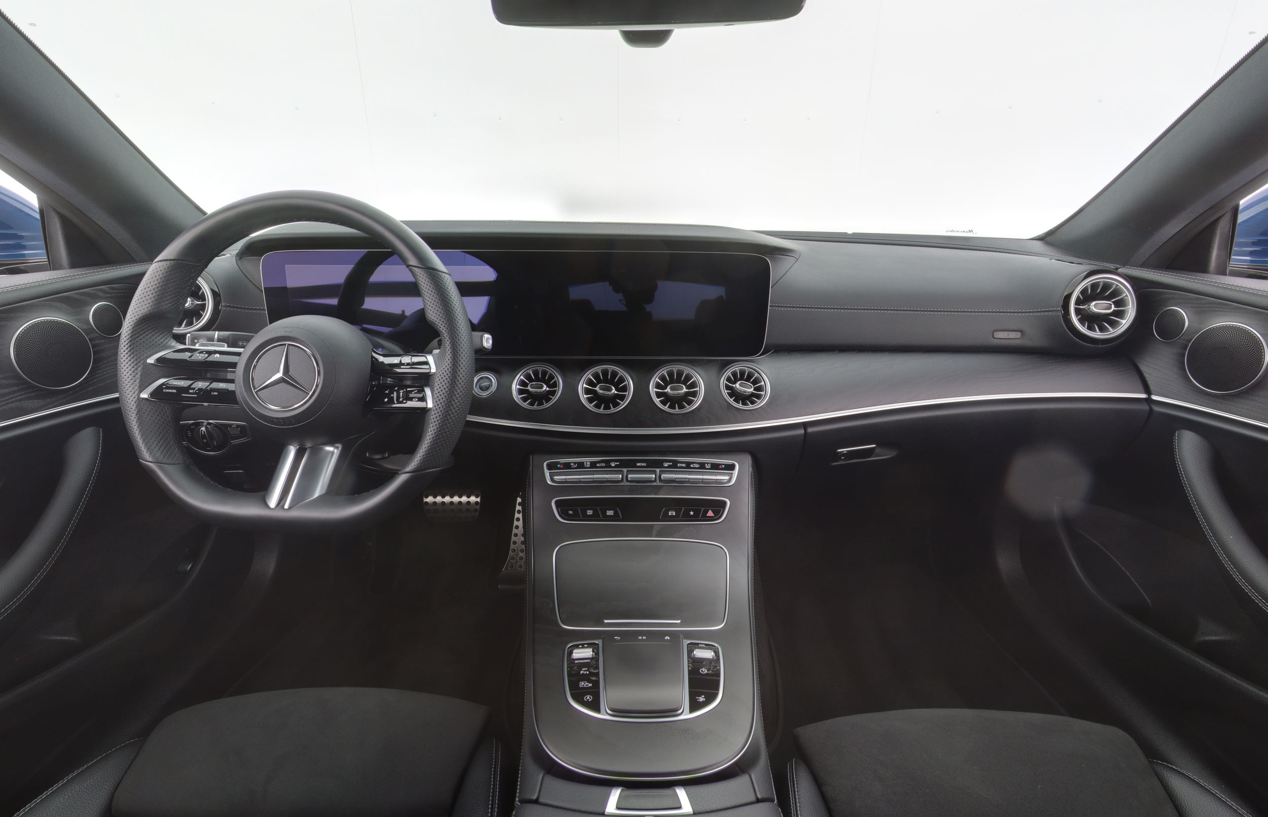 MERCEDES-BENZ E 2022