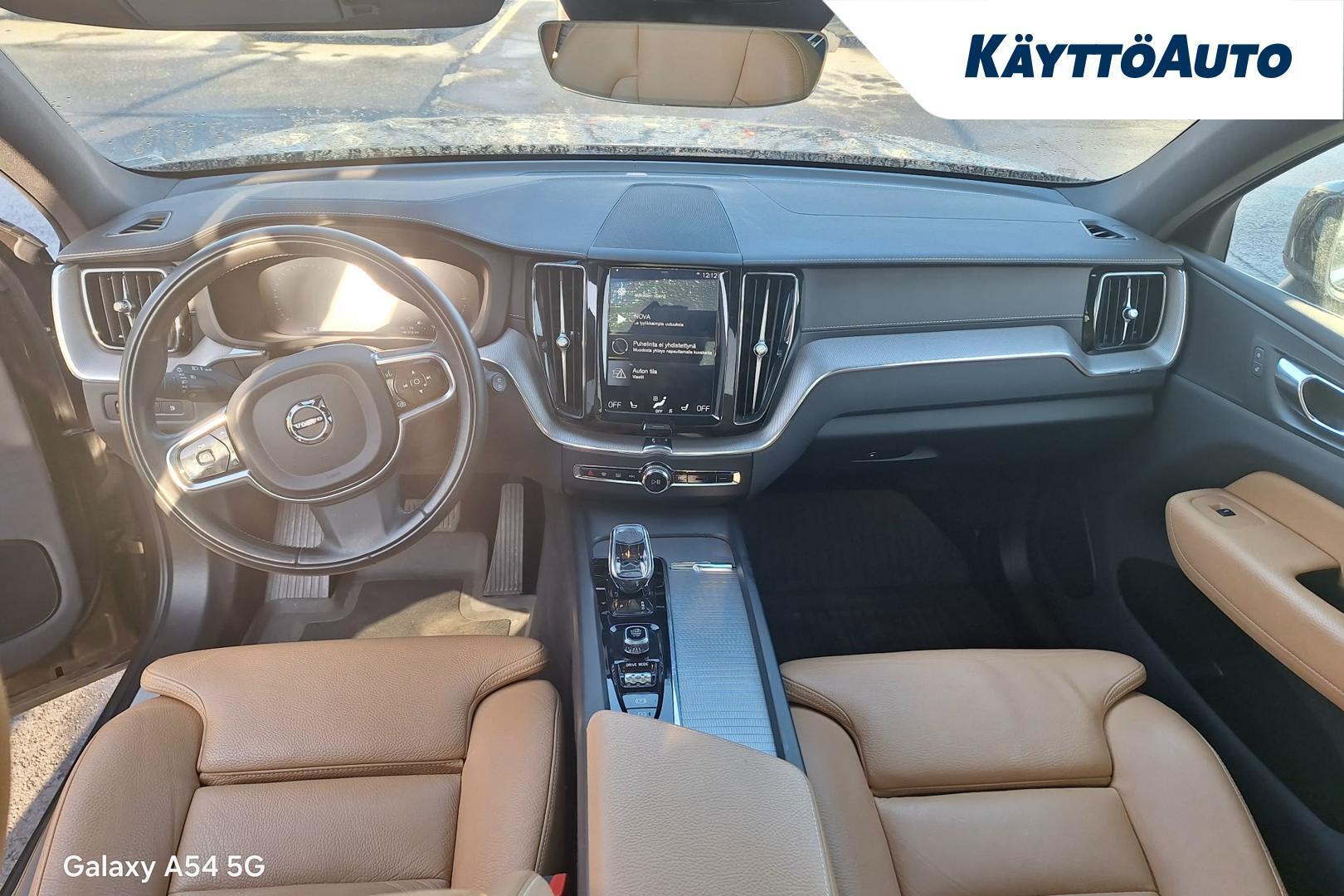VOLVO XC60 2020