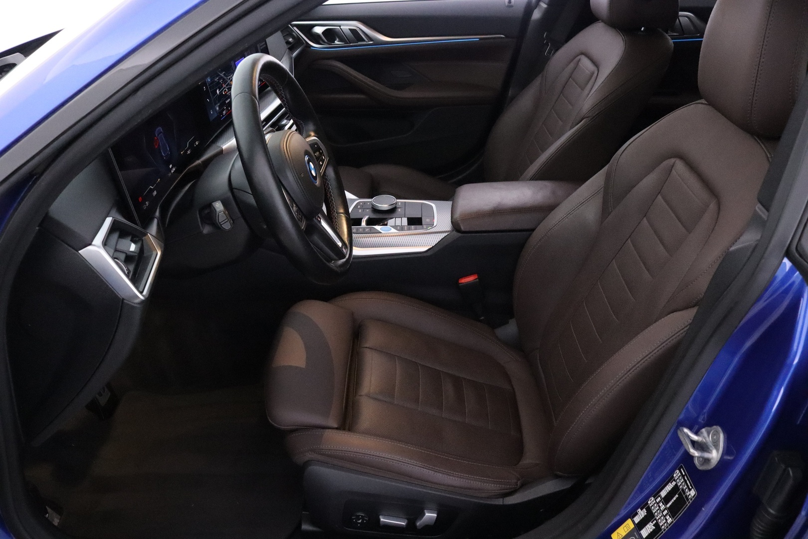 BMW i4 12