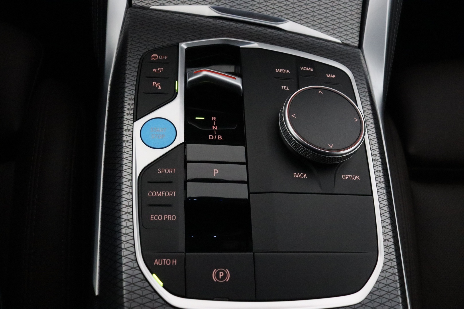 BMW i4 36