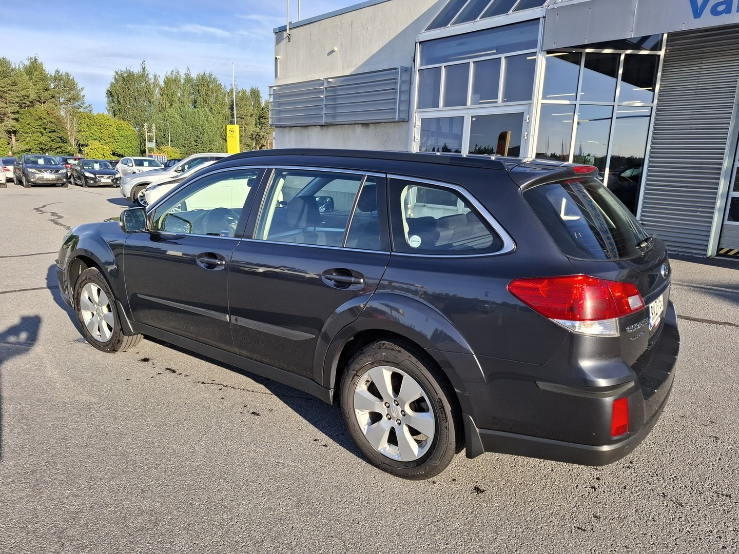 SUBARU Outback 2010